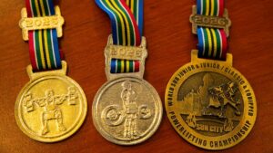 isde recibe a dante urquiza tras ganar tres medallas en mundial de powerlifting 2026 sudafrica