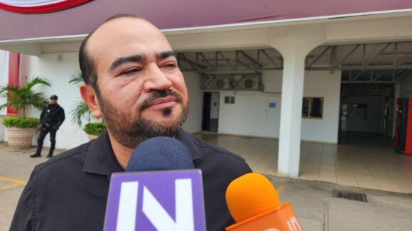 Familiares del excandidato de Choix Juan Carlos Ochoa acuden a Vicefiscalía por cadáver hallado en Range Rover en El Fuerte
