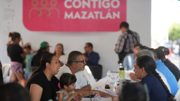 Vecinos de la colonia Reforma presentan 55 reportes durante jornada de atención en Mazatlán, Sinaloa