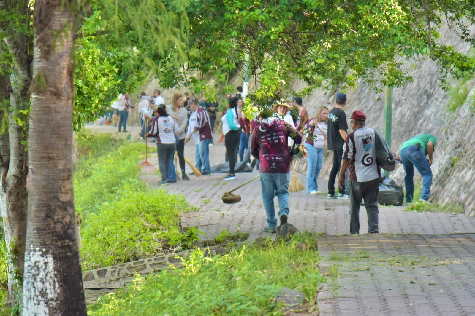 Jornada de limpieza en el malecón de El Fuerte
