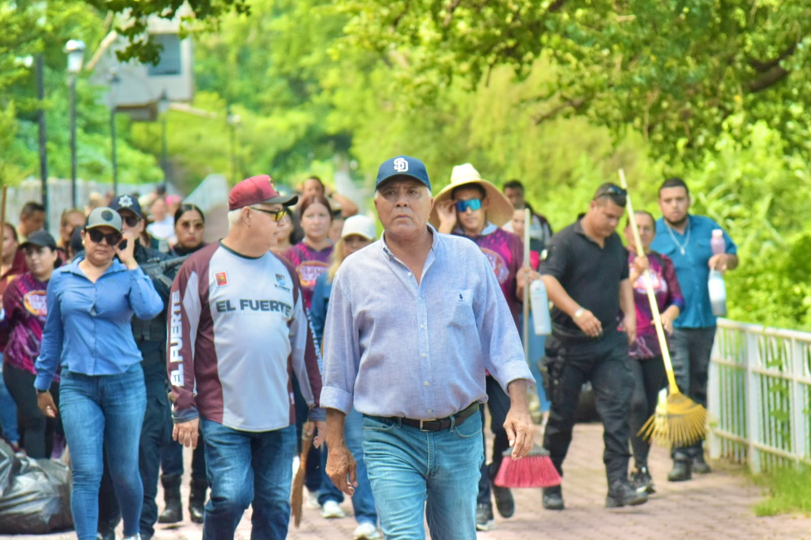Jornada de limpieza en el malecón de El Fuerte