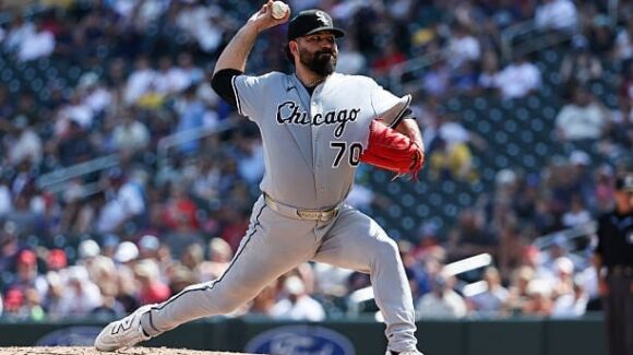 El sinaloense José Urquidy retira entrada en blanco con los Chicago White Sox