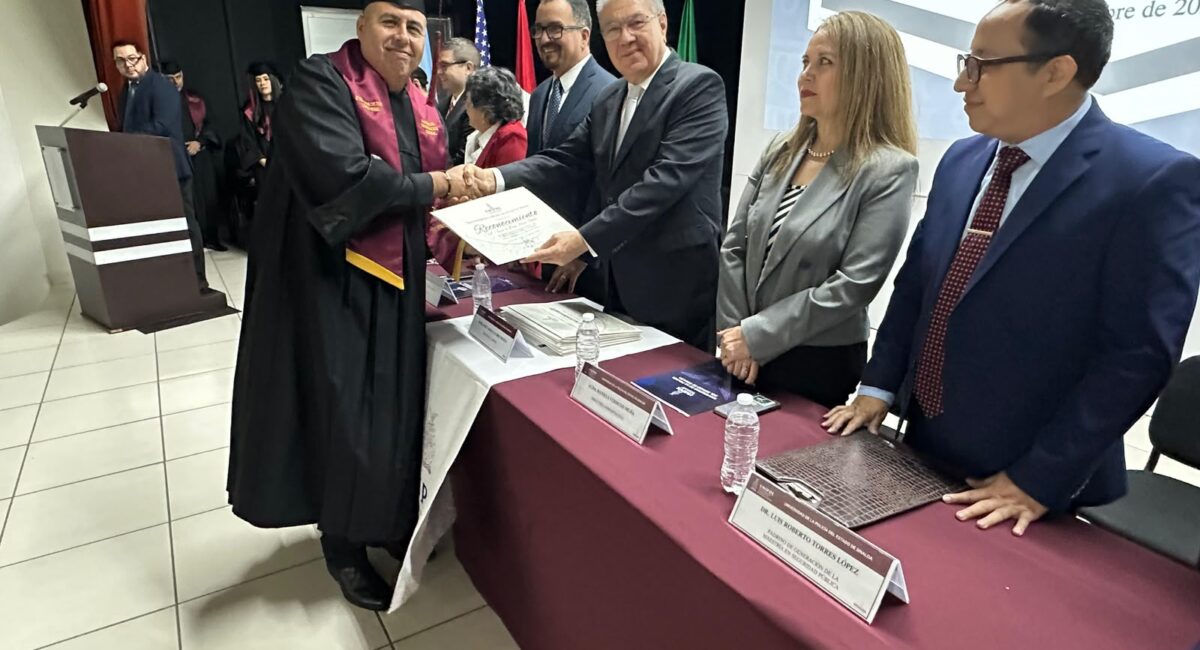 Se gradúan 79 estudiantes de maestría en la Unipol; destaca secretario Seguridad de Guasave