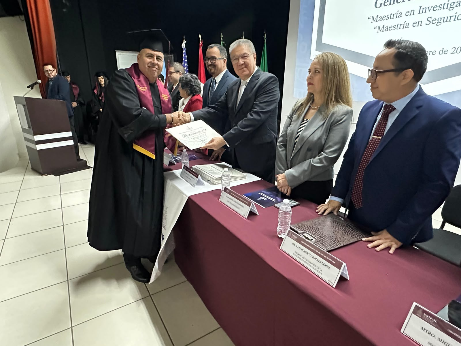Juan de Dios López Rubio egresa de una Maestría en Unipol