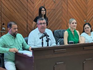 Julio César Ramos Robledo comparece ante Cabildo de Mazatlán