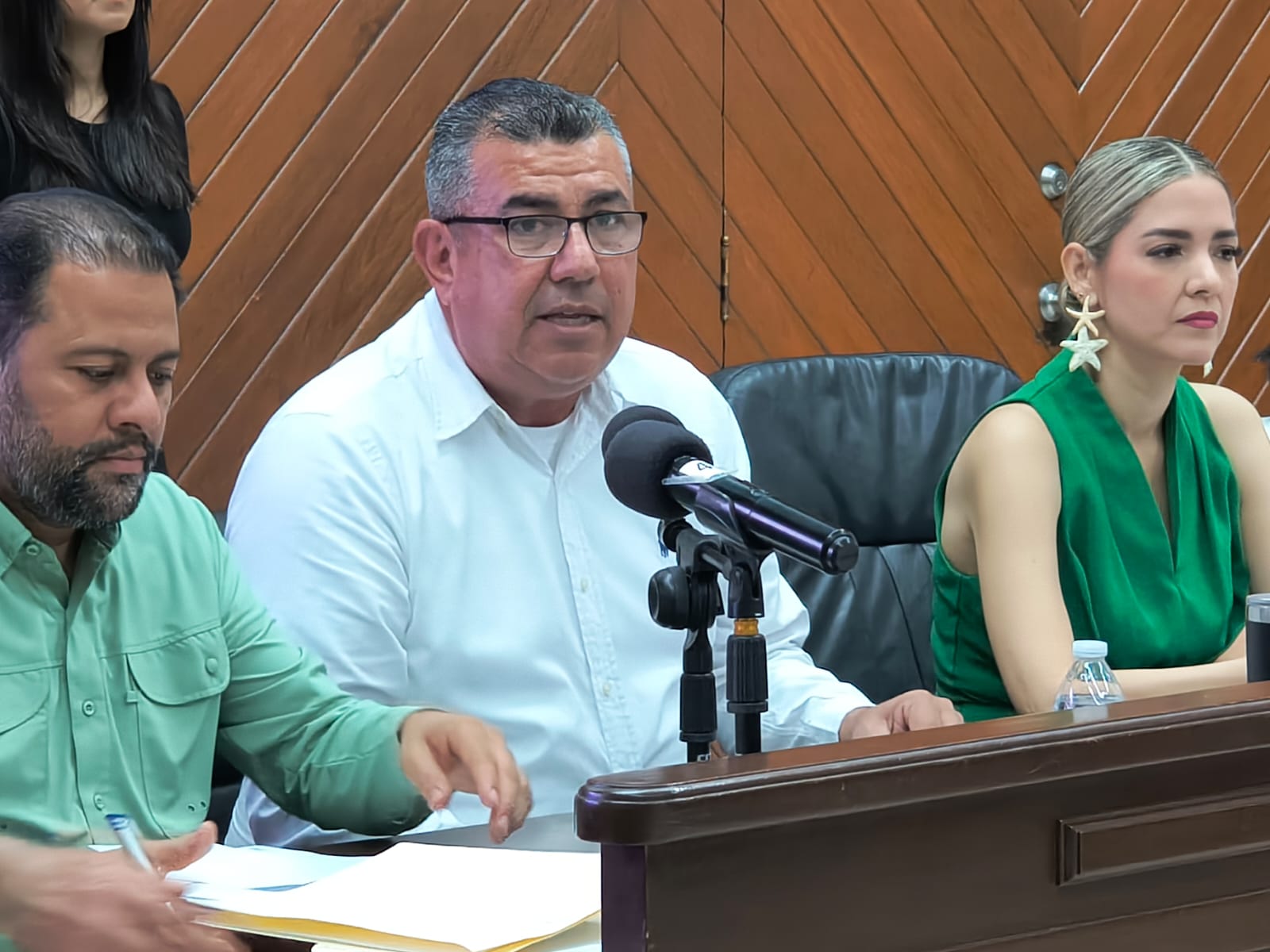 Julio César Ramos Robledo comparece ante Cabildo de Mazatlán