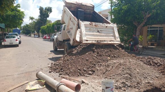Tubería colapsada provocó socavón entre Zaragoza y Miguel C. Castro en Guasave, Sinaloa; Jumapag concluye reparación este jueves