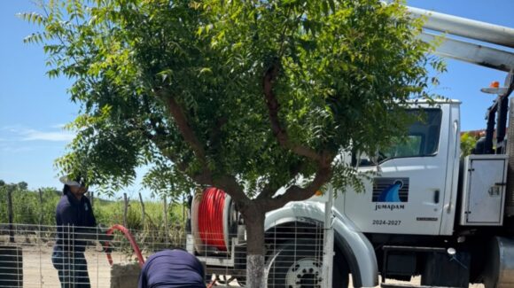Desazolvan alcantarillado en El Habal de Mazatlán, Sinaloa, y descartan socavones en la red