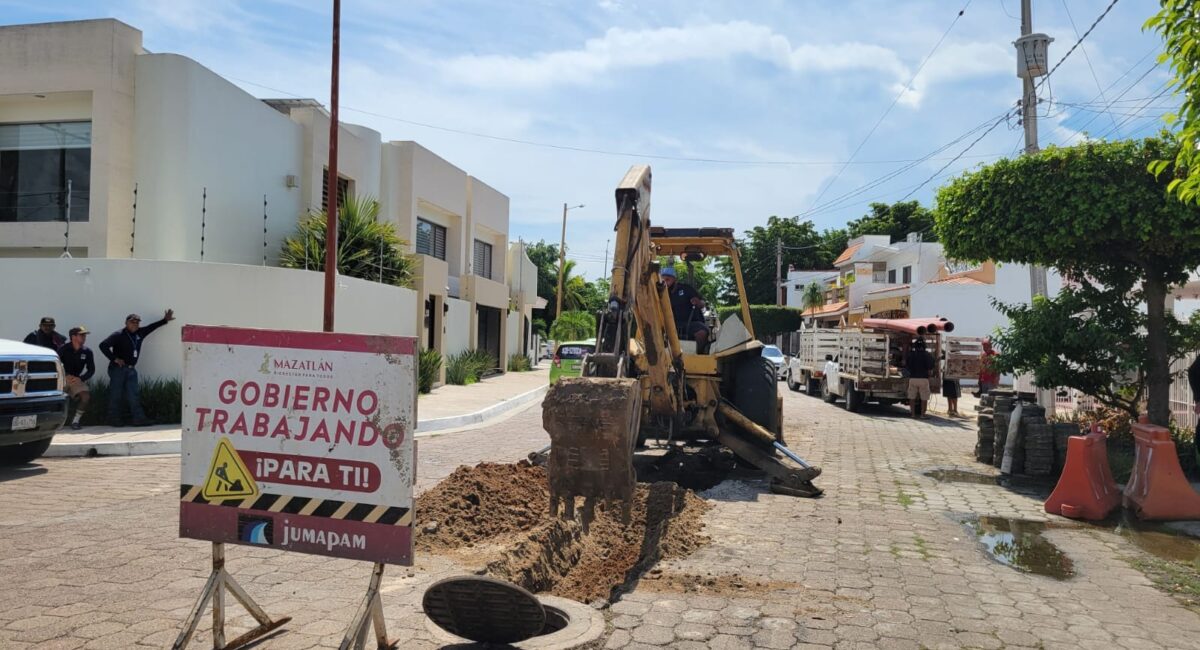 Cambia Jumapam 15 metros de drenaje dañado en Lomas de Mazatlán, Sinaloa