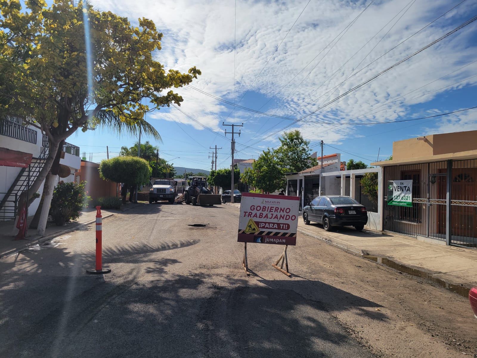 Jumapam repara socavón en San Joaquín