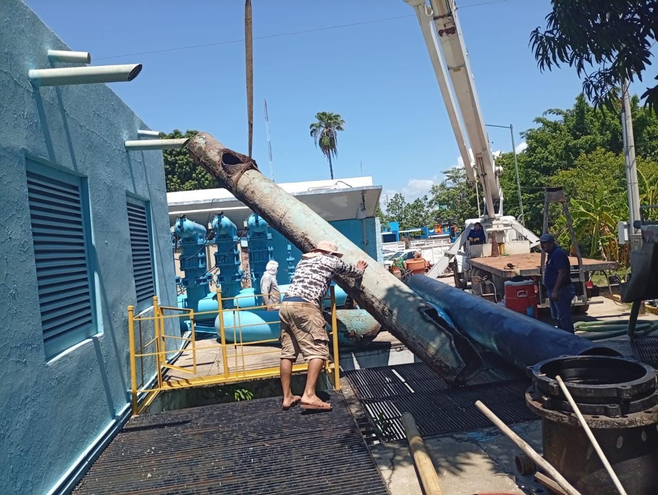 Labores de Jumapam en el Rebombeo Juárez, en Mazatlán