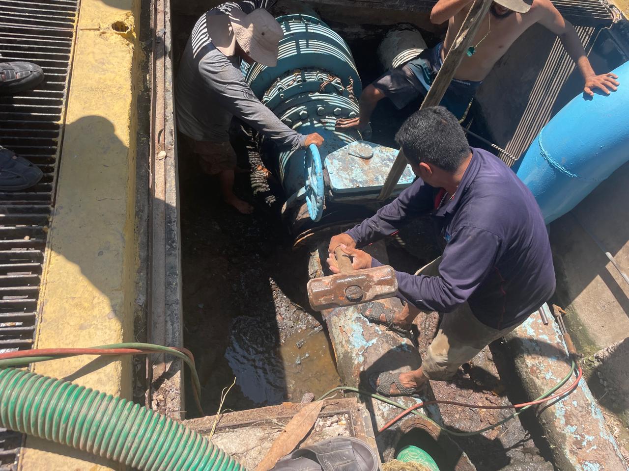 Labores de Jumapam en el Rebombeo Juárez, en Mazatlán