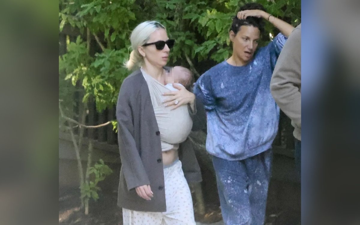 Lady Gaga con su bebé