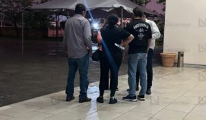 Quedan libres los padres acusados de amenazas en colegio de Culiacán, Sinaloa; revelan que compraron corona de muertos con la tarjeta que pagaron colegiatura