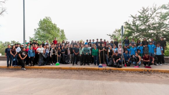 Ayuntamiento de Guasave y UAdeO refuerzan limpieza en el Malecón Hermanos Cota