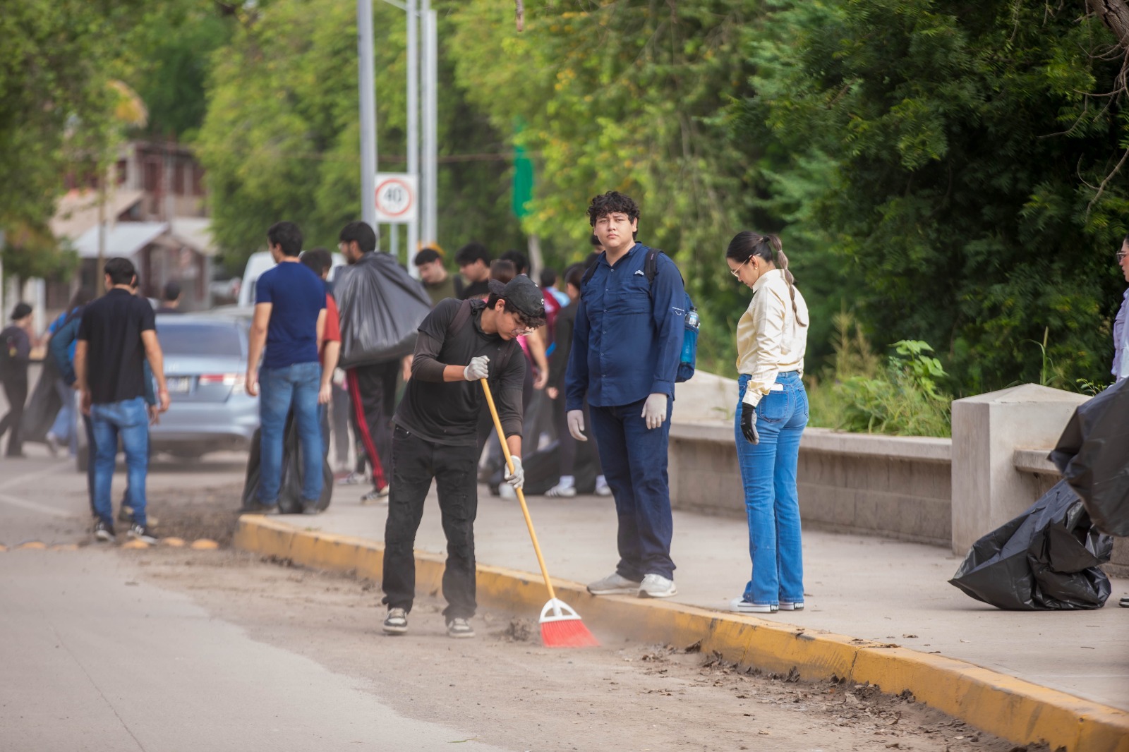Limpian el Malecón Hermanos Cota en Guasave