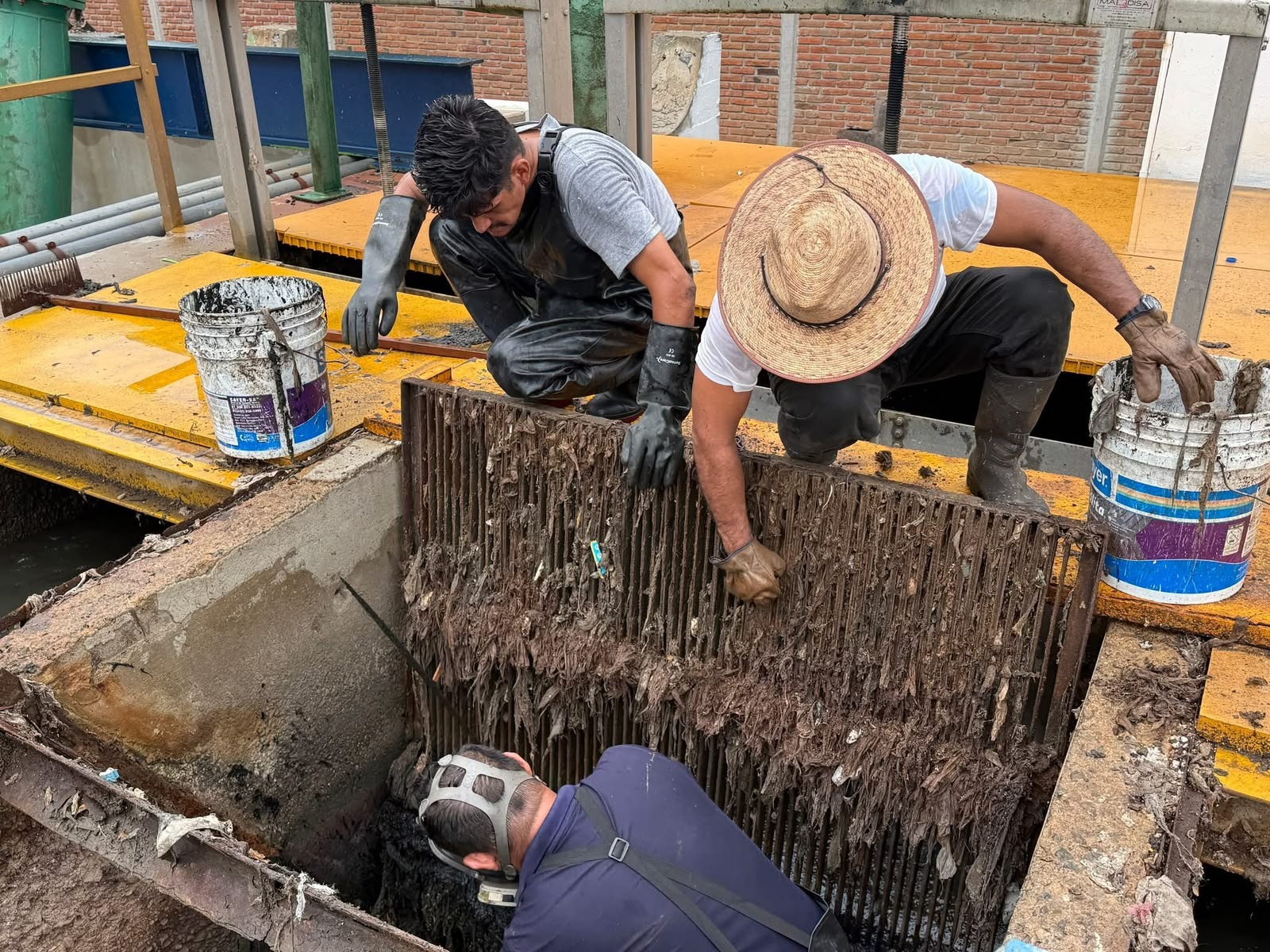 Limpieza del Cárcamo Atlántico en Mazatlán
