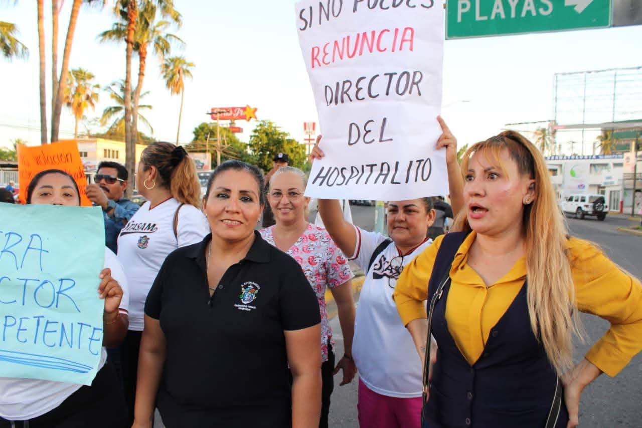 Sindicalizados llevan protesta a calles de Mazatlán por falta de atención en el Hospitalito