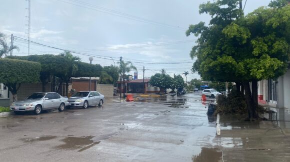 Se cumple pronóstico de lluvia con todo y truenos en Guasave, Sinaloa
