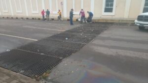 lluvias dejan toneladas de basura en rejillas pluviales de culiacan lugar