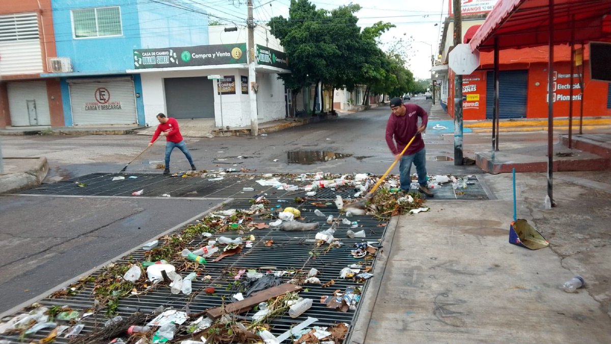lluvias dejan toneladas de basura en rejillas pluviales de culiacan sinaloa
