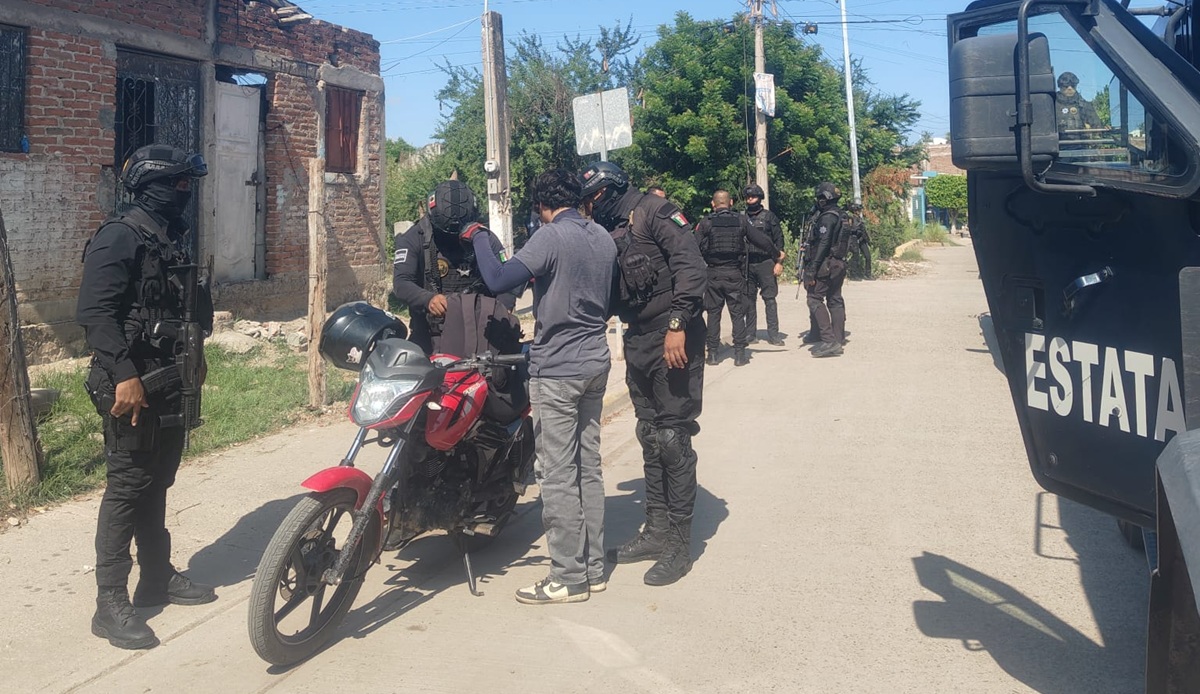 Localizan motocicleta abandonada con número de serie alterado en Villa Unión, Mazatlán