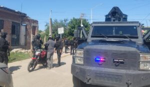 Localizan motocicleta abandonada con número de serie alterado en Villa Unión, Mazatlán