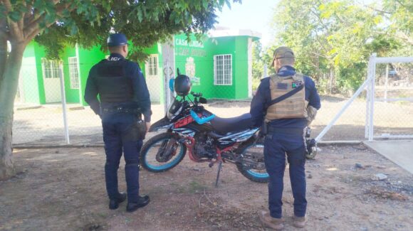 Localizan en Sinaloa de Leyva, Sinaloa, una motocicleta con reporte de robo en Culiacán; hay un detenido