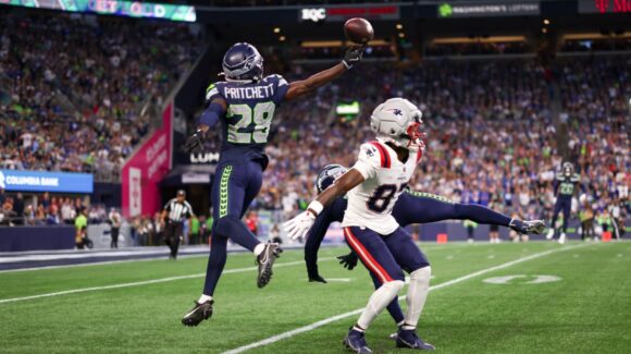 Los Seahawks inician la defensa de su título con victoria sobre los Patriotas
