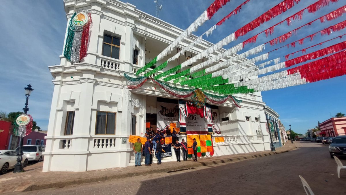 manifestacion de guerrero azules en ayuntamiento de mocorito sinaloa