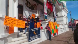 manifestacion de guerrero azules en ayuntamiento de mocorito trabajadores