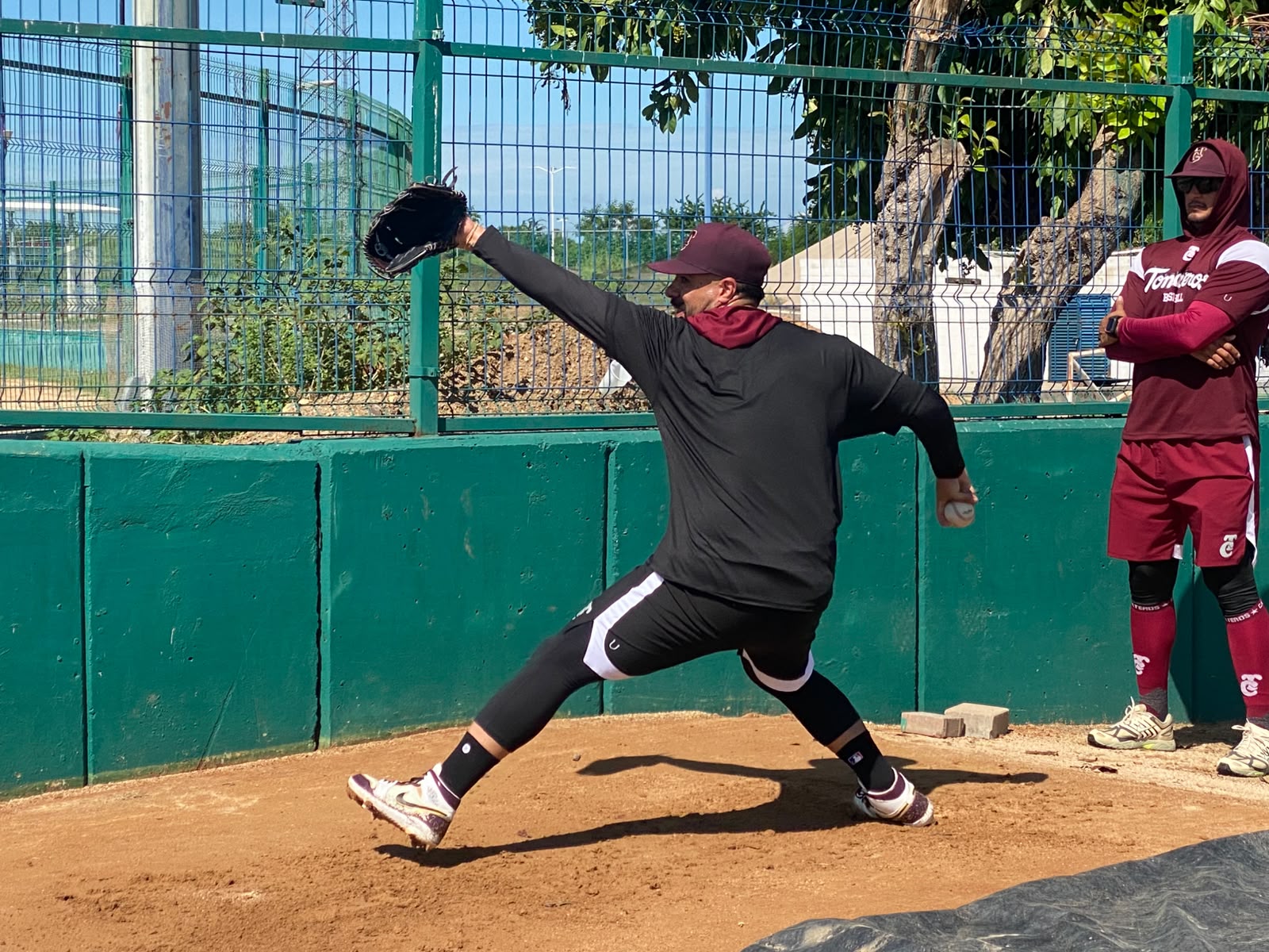 Manny Barreda reporta a Tomateros