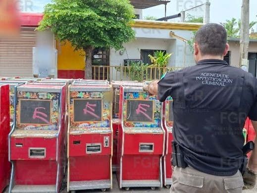 Maquinitas tragamonedas aseguradas en la Rafael Buelna, Culiacán