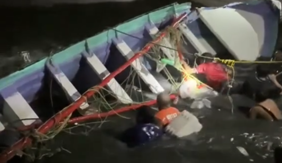 Marejada en Ahome dejan a pescador sin vida y lanchas volcadas en Ahome