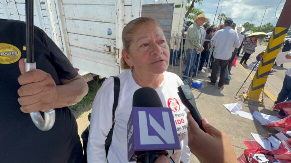 “Necesitamos el apoyo del Gobierno”: buscadoras piden respaldo institucional a Claudia Sheinbaum durante su visita a Culiacán