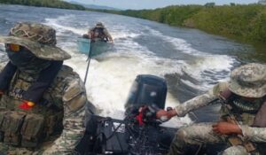¡Casi 8 mil cartuchos! Marina asegura embarcación menor en Escuinapa, Sinaloa