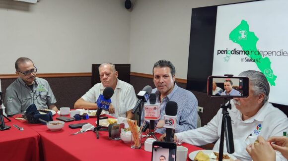 “Que Sheinbaum mande a sus secretarios y haga que se queden hasta resolver los problemas de Sinaloa”: Zamora