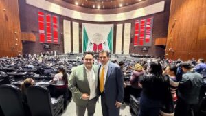 Lleva Mario Zamora a hijo de Héctor Melesio Cuén a Cámara de Diputados
