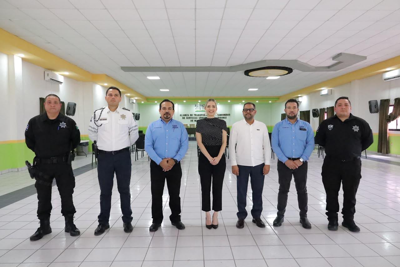 Ayuntamiento de Mazatlán refuerza coordinación con transportistas