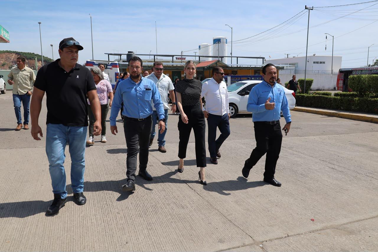 Ayuntamiento de Mazatlán refuerza coordinación con transportistas