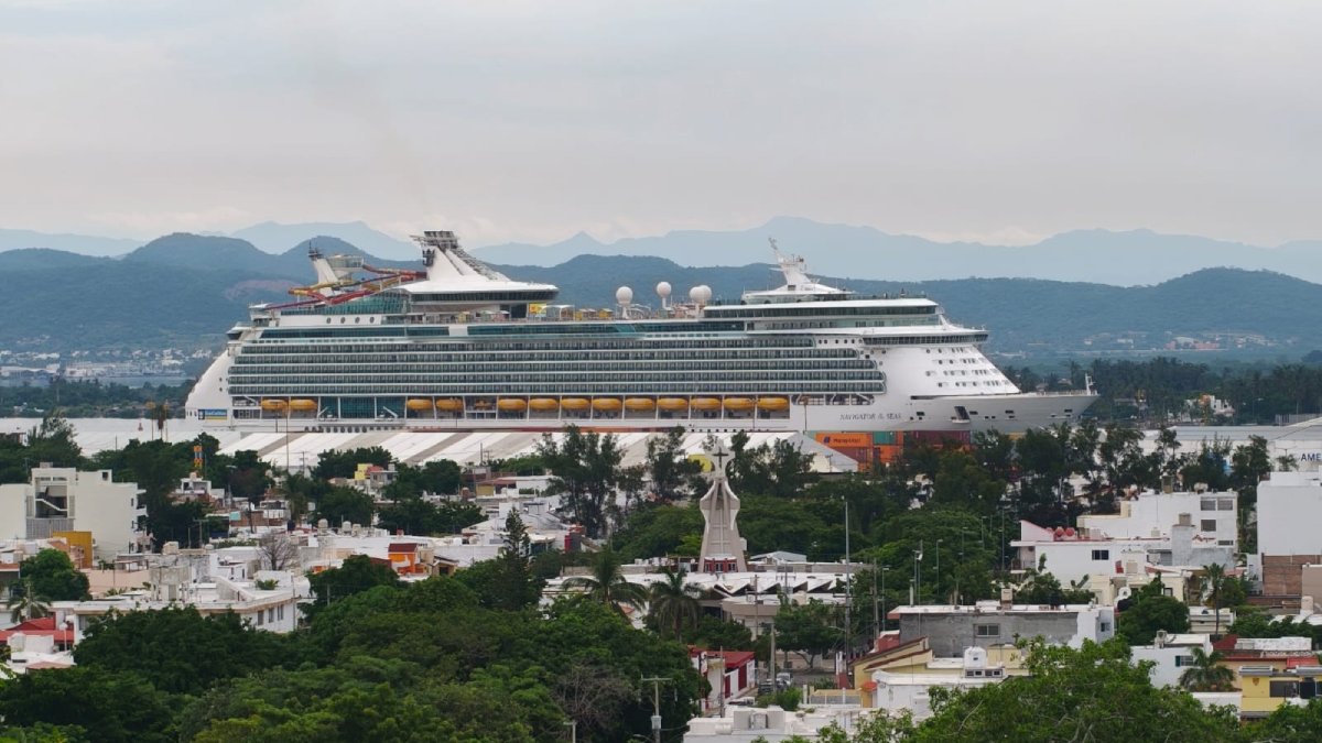 mazatlan sinaloa recibe al navigator of the seas crucero