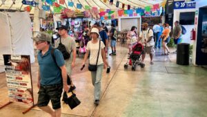 mazatlan sinaloa recibe al navigator of the seas plaza