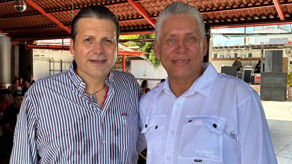miguel angel el lider camacho levanta la mano por ahome y respalda a mario zamora