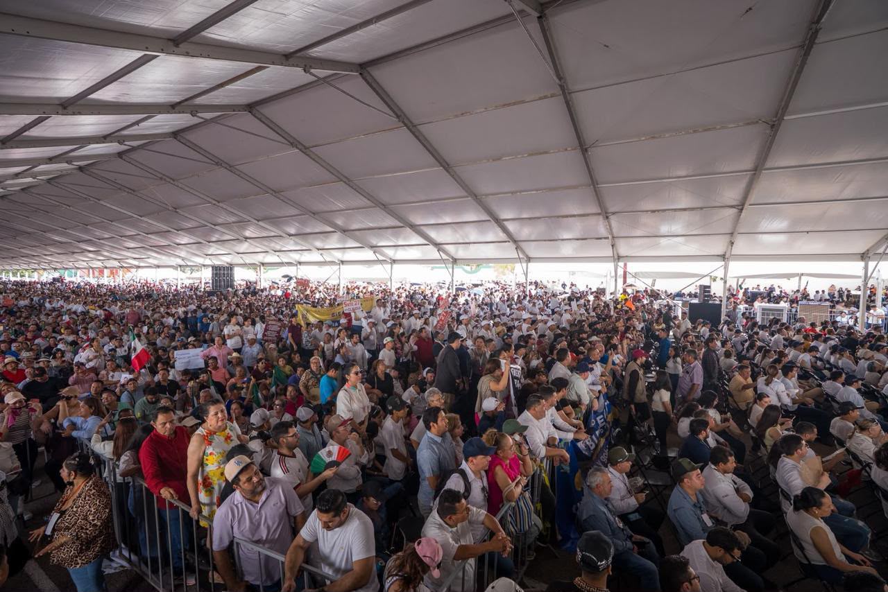 Militantes durante la visita de Claudia Sheinbaum a Culiacán