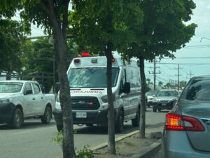Motociclista choca contra camioneta en la carretera Los Mochis-Ahome