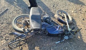 Motociclista resulta gravemente lesionado tras sufrir accidente en la carretera Guasave-Nío, en Sinaloa