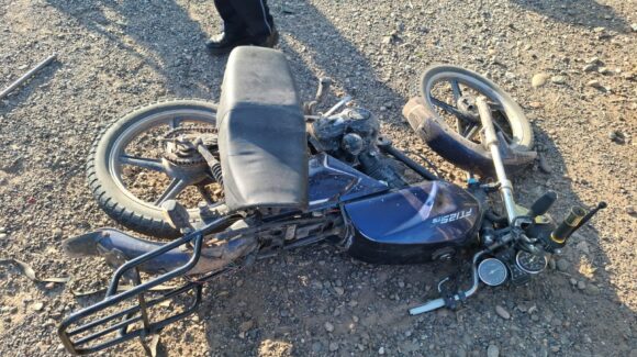 Motociclista resulta gravemente lesionado tras sufrir accidente en la carretera Guasave-Nío, en Sinaloa