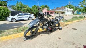 motociclista sufre aparatosa caida en la colonia flores magon