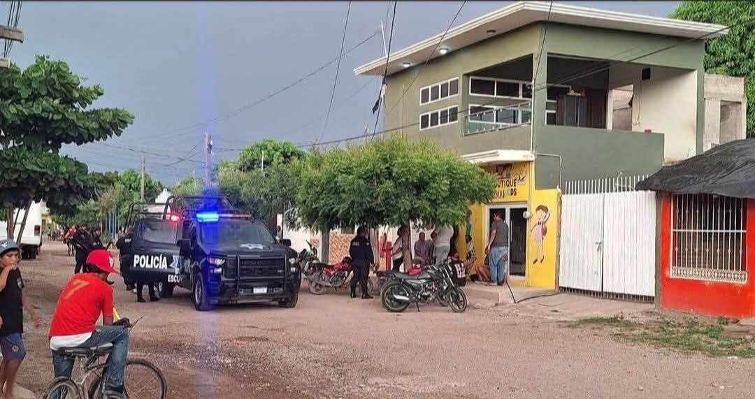 Mujer asesinada en Ampliación Benito Juárez, en Escuinapa