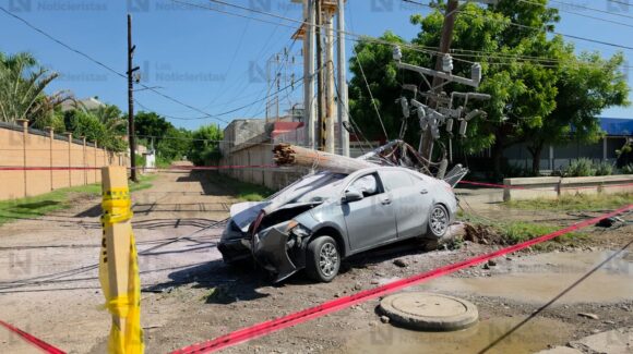 Aparatoso accidente al norponiente de Culiacán deja una mujer lesionada